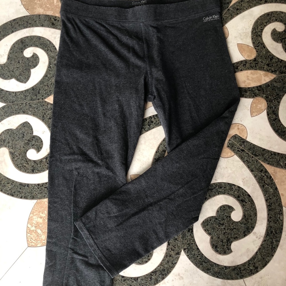 “Calvin Klein” Capri Leggings